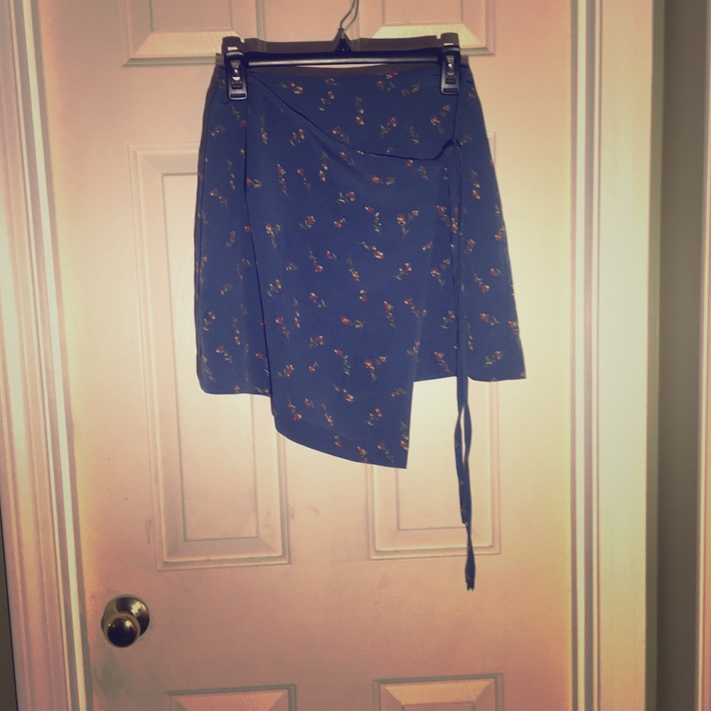 Wrap style skirt